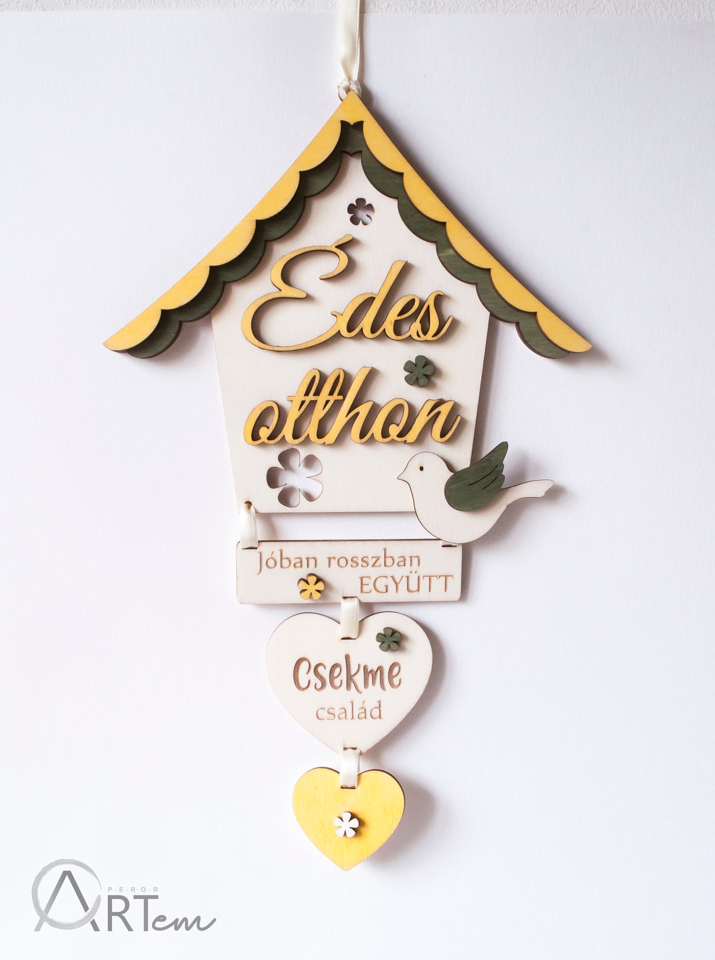 Házikós ajtódísz családnévvel